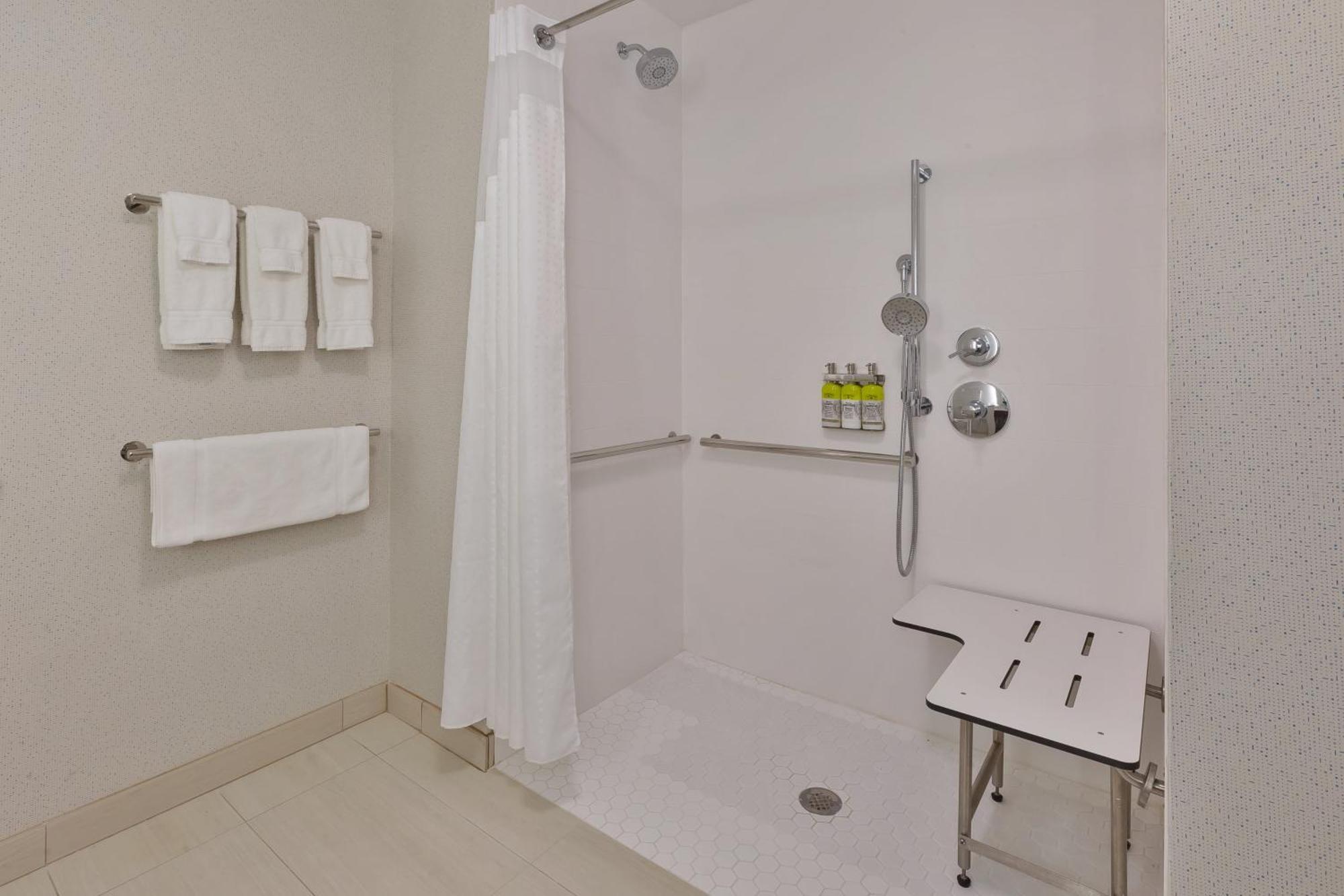Holiday Inn Express & Suites - Milan - Sandusky Area By Ihg Ngoại thất bức ảnh